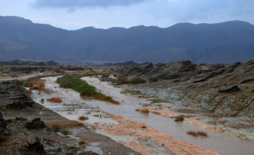 أمطار متفرقة في عمان