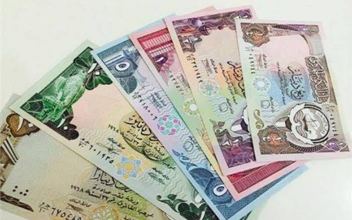 سعر الدينار الكويتي أمام الجنيه المصري