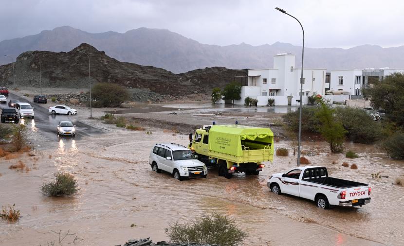 أمطار متفرقة في عمان